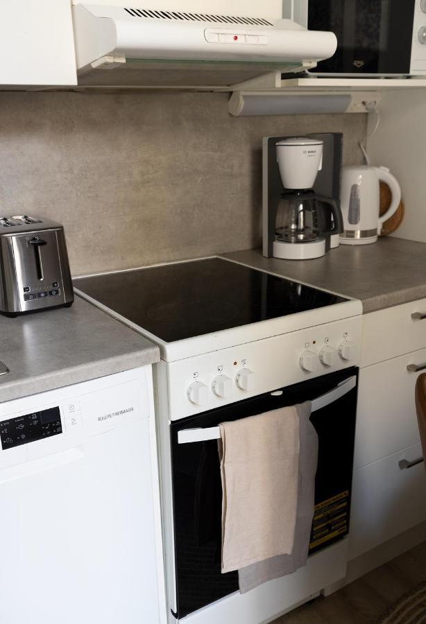 2Ndhomes Cozy, Modern Courtyard Home With Great Location เฮลซิงกิ ภายนอก รูปภาพ